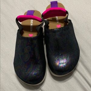NEW - Steve Madden Kids' Iridescent Black and Pink Slippers